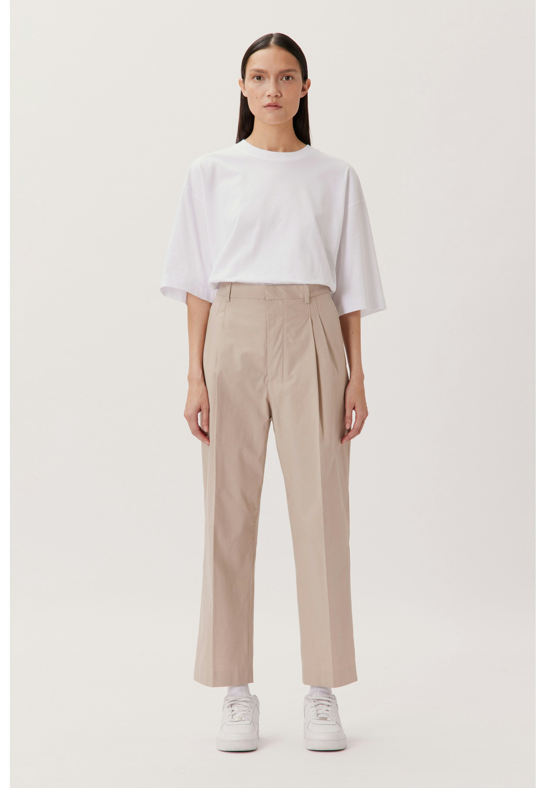 Studio Relaxed Chino Beige