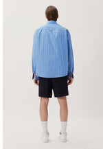 Lade das Bild in den Galerie-Viewer, Studio Oversized Shirt Mittelblau
