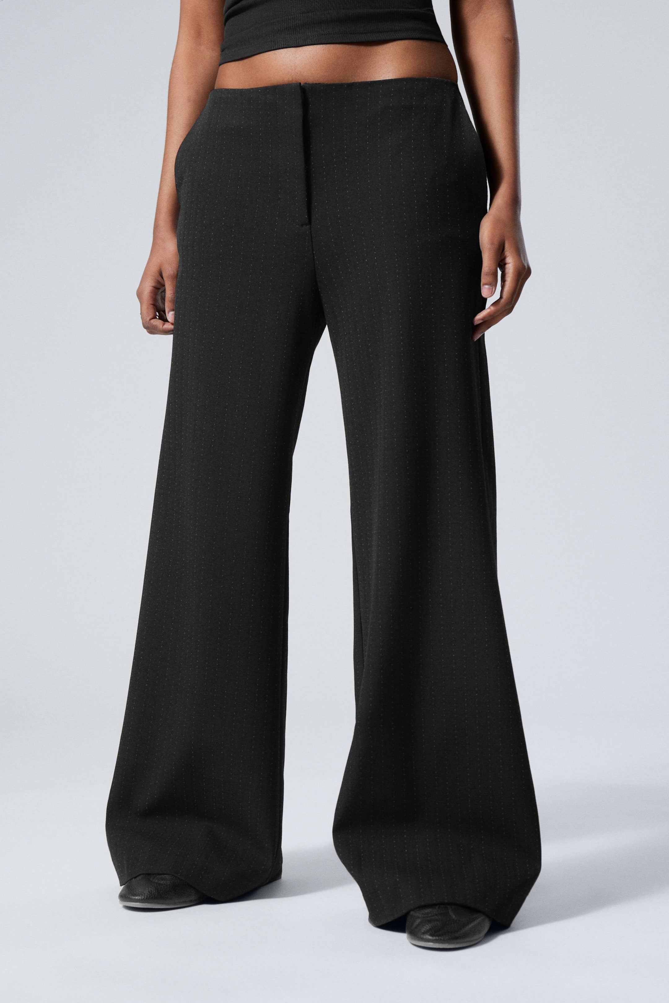 Cut Off Waistband Trousers Black Pins