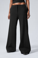 Lade das Bild in den Galerie-Viewer, Cut Off Waistband Trousers Black Pins
