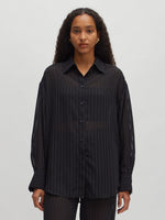 Lade das Bild in den Galerie-Viewer, Oversized Holly Shirt Black
