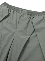 Lade das Bild in den Galerie-Viewer, Tulip Nylon Wide Shorts Light Khaki
