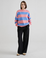 Lade das Bild in den Galerie-Viewer, SC Striped Knit Sweater Bubblegum
