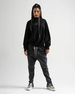 Lade das Bild in den Galerie-Viewer, Lina Mockneck Sweatshirt Black
