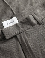 Lade das Bild in den Galerie-Viewer, Reece Pleated Suit Pants Grey
