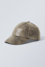 Lade das Bild in den Galerie-Viewer, Faux Leather Cap Brown
