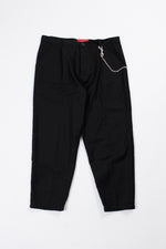 Lade das Bild in den Galerie-Viewer, Cropped &amp; Pleated Pants Black
